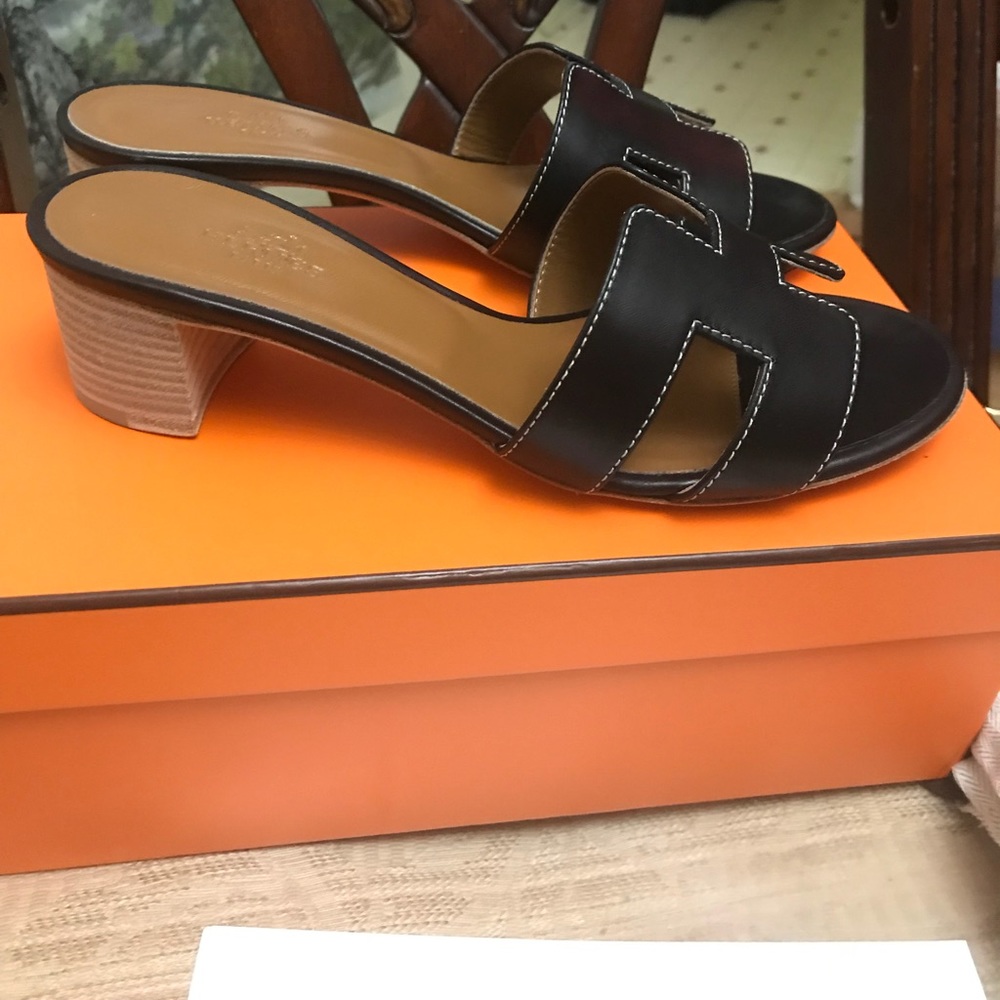 ❌❌SOLD ❌❌New Hermes Oasis Sandals 36